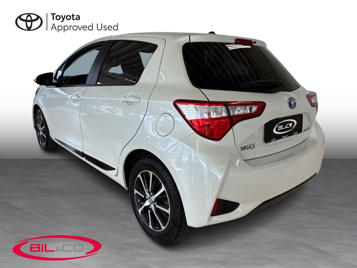 Hvid Toyota Yaris fra 2018