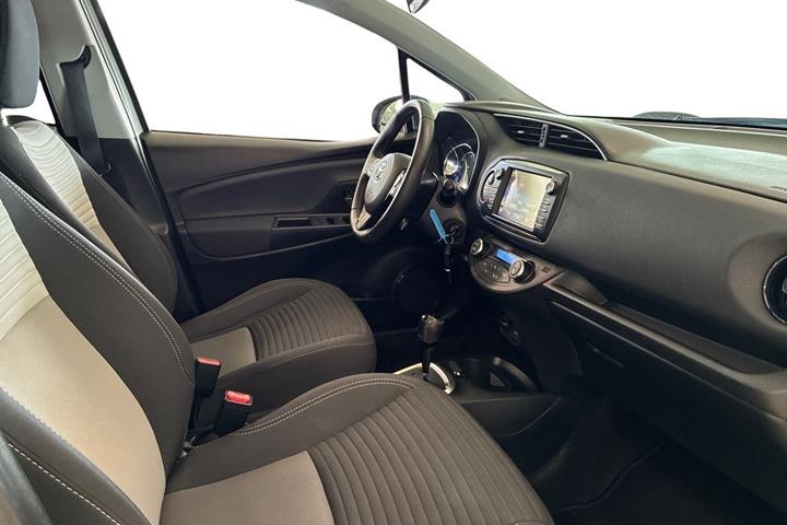 Hvid Toyota Yaris fra 2018