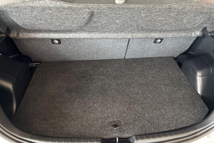 Hvid Toyota Yaris fra 2018