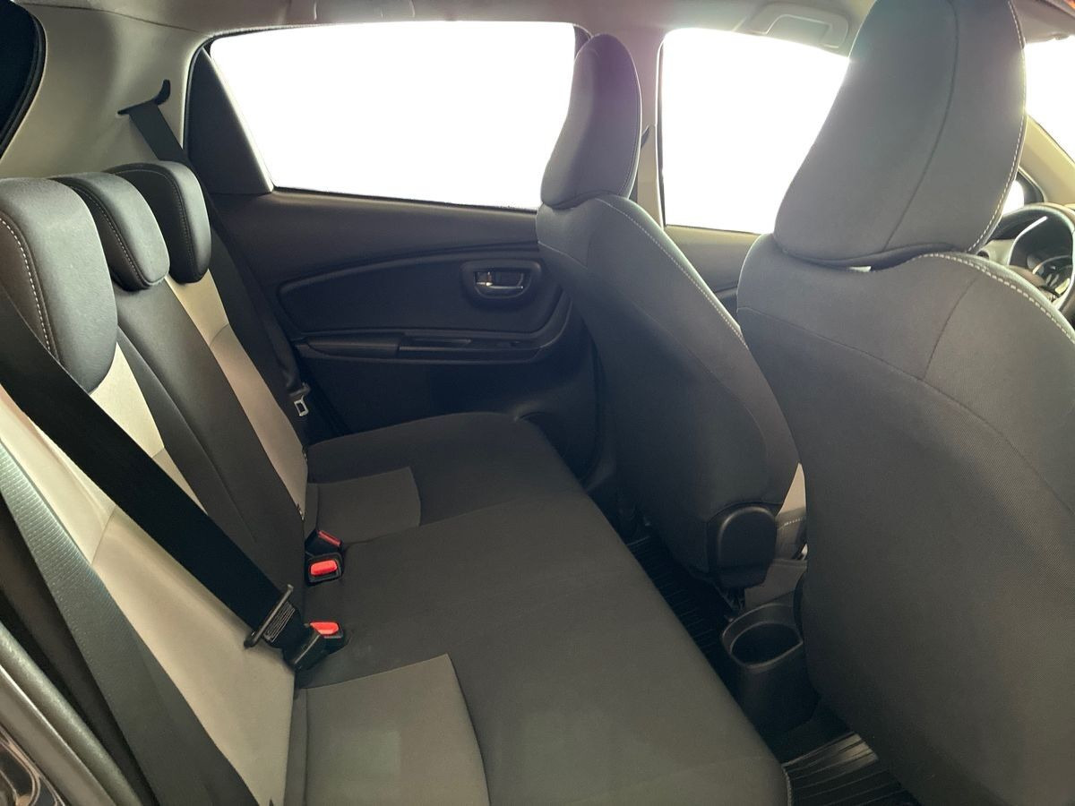 Sort Toyota Yaris fra 2019