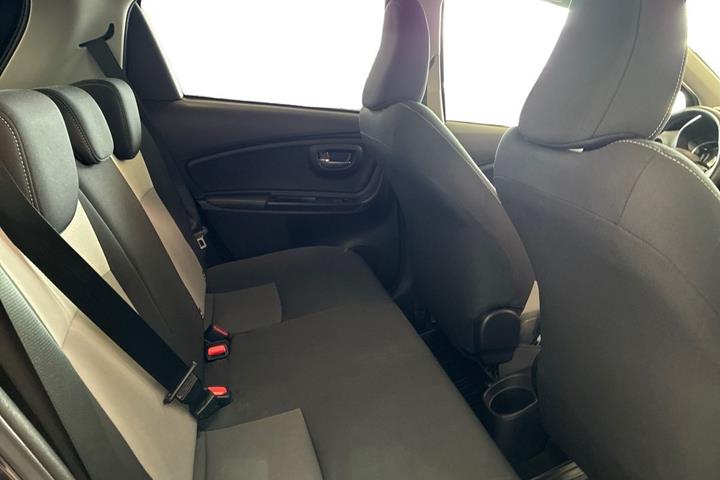 Sort Toyota Yaris fra 2019