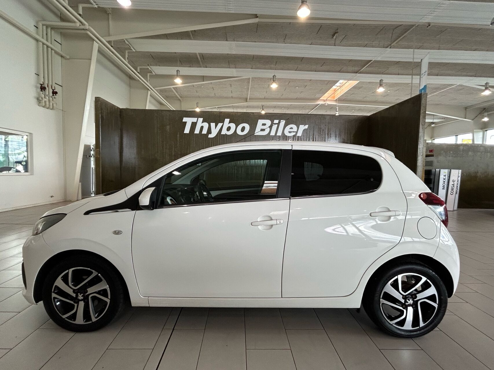 Hvid Peugeot 108 fra 2016