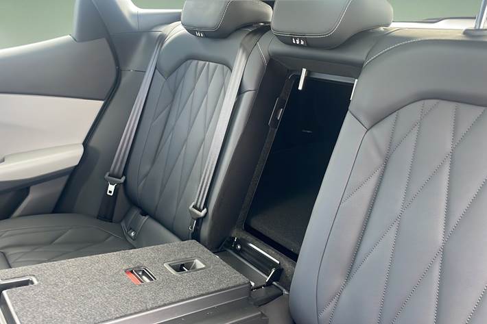 Blå Ford Explorer fra 2025