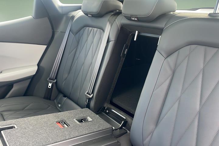 Blå Ford Explorer fra 2025