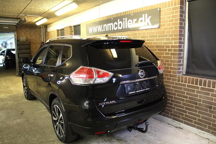 Sort Nissan X-Trail fra 2017