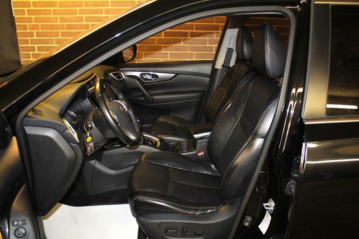 Sort Nissan X-Trail fra 2017