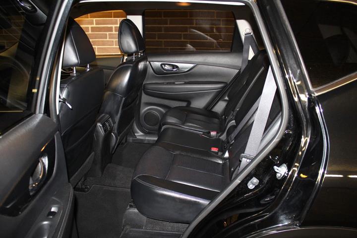 Sort Nissan X-Trail fra 2017