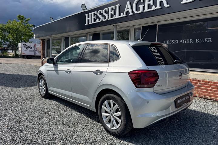 Sølv VW Polo fra 2018