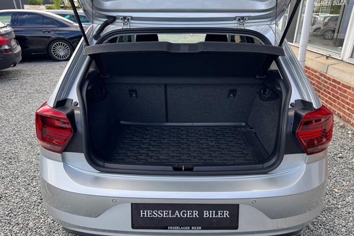 Sølv VW Polo fra 2018