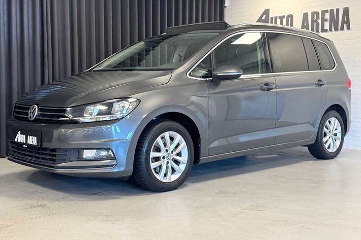Grå VW Touran fra 2016