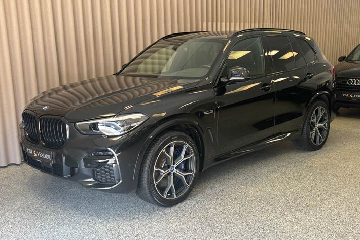 Sort BMW X5 fra 2022