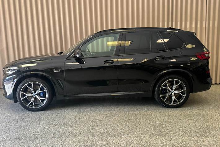 Sort BMW X5 fra 2022