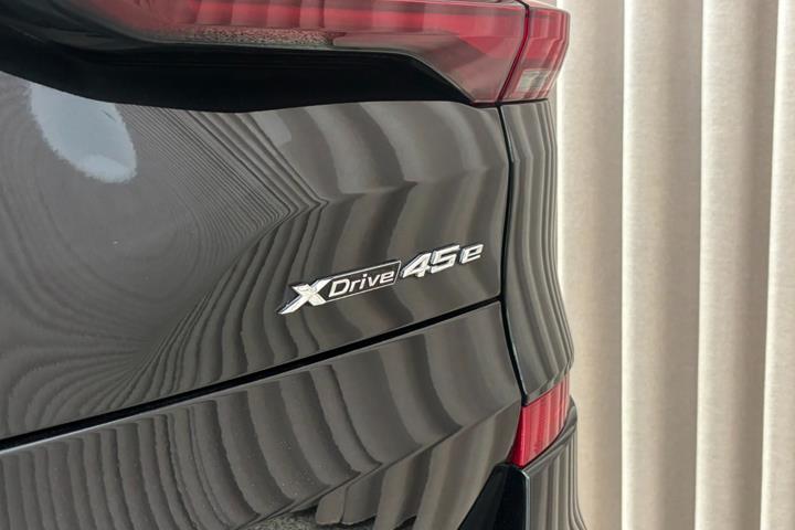 Sort BMW X5 fra 2022