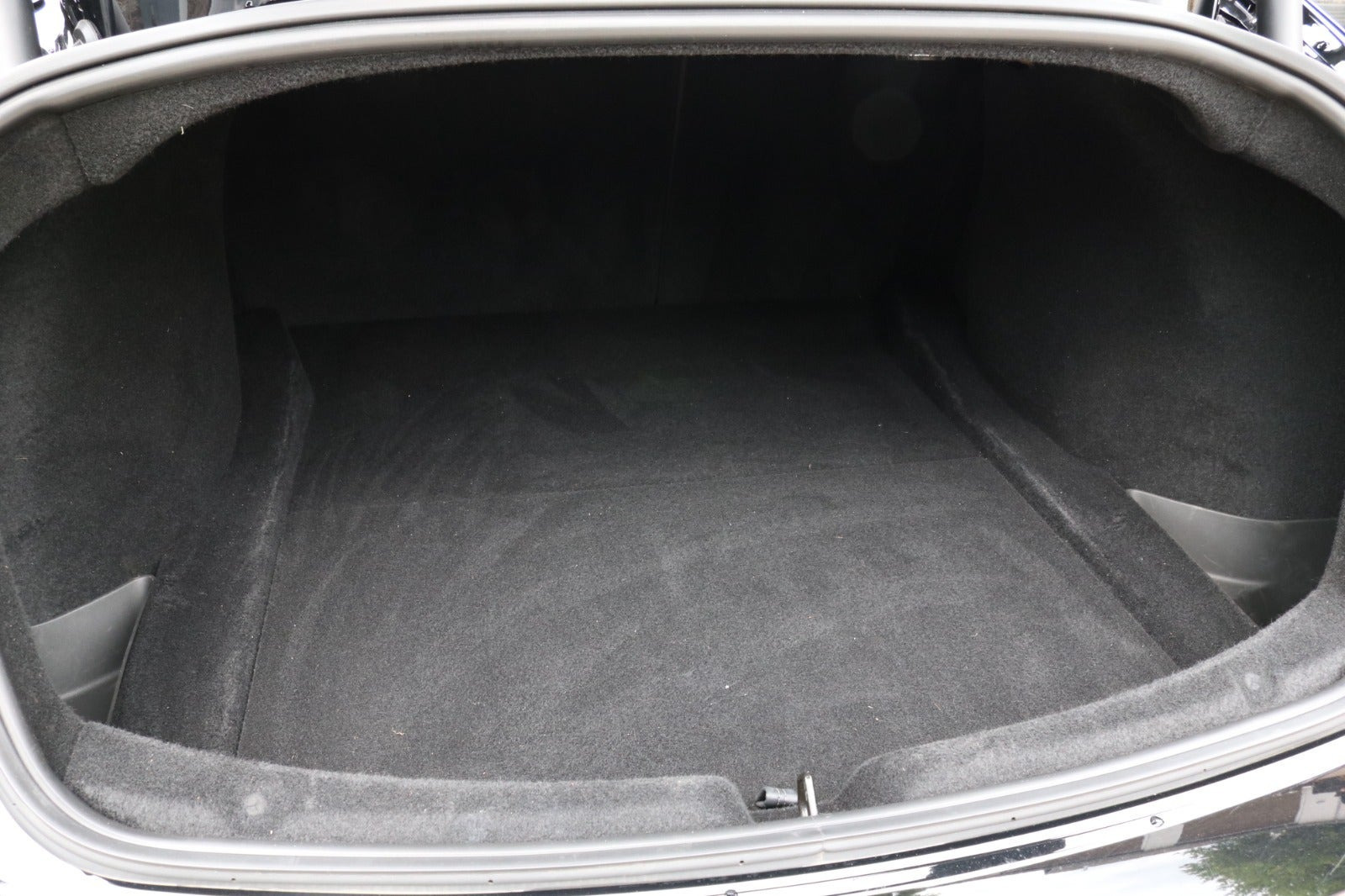Sort Tesla Model 3 fra 2024
