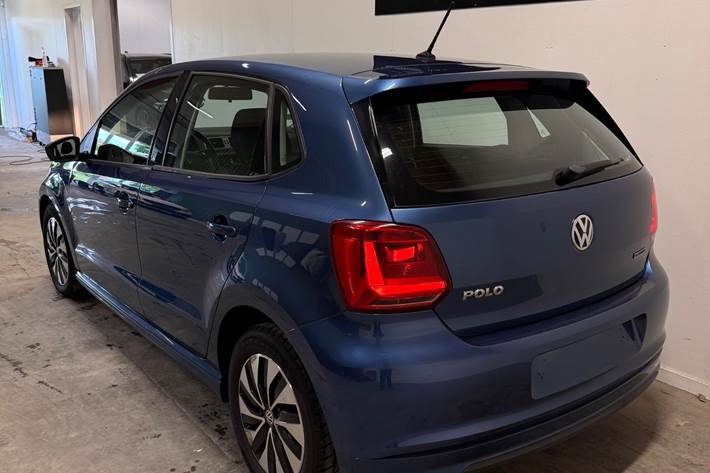 Blå VW Polo fra 2017