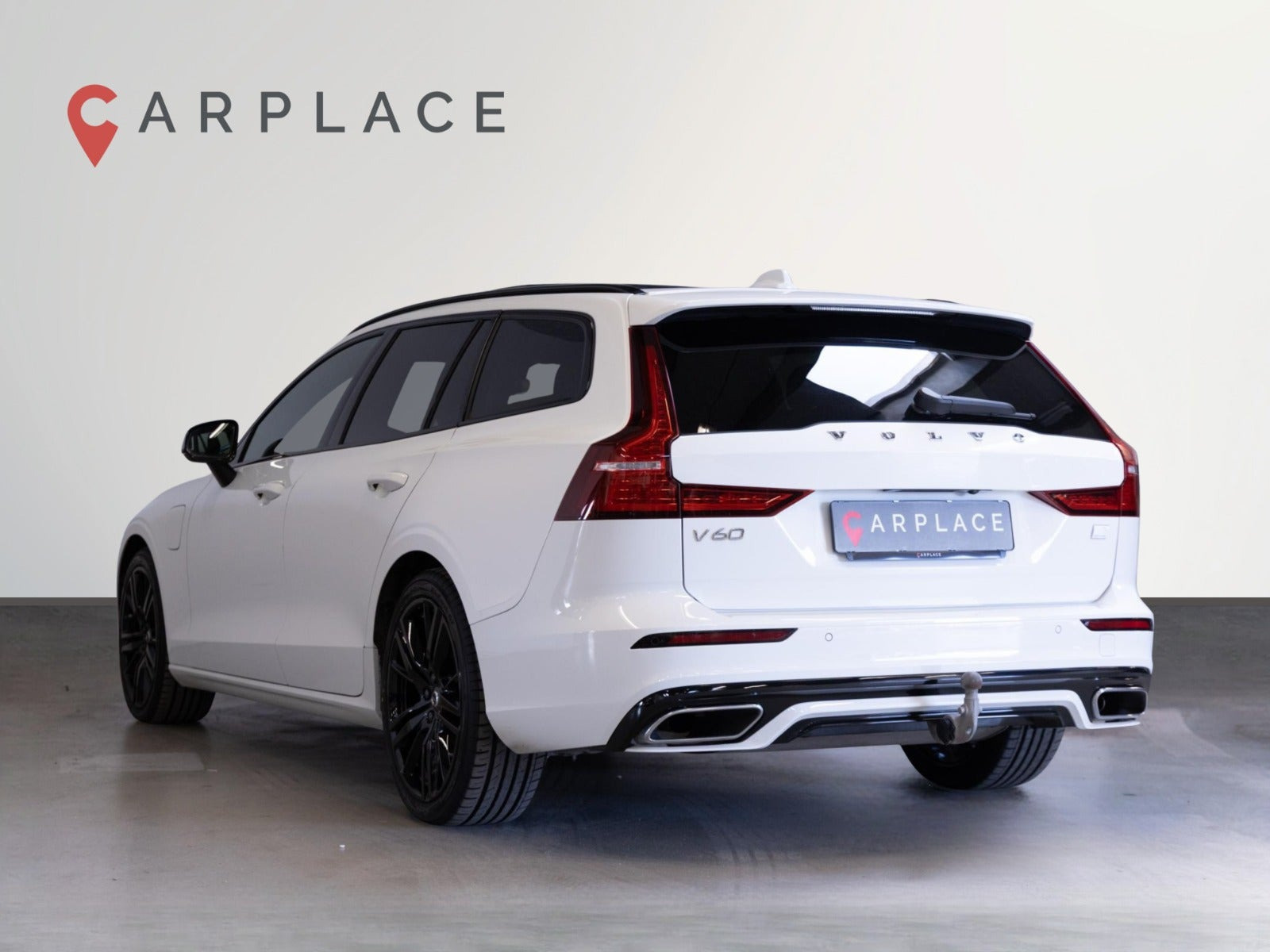 Hvid Volvo V60 fra 2022