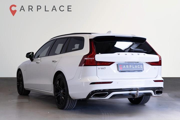 Hvid Volvo V60 fra 2022