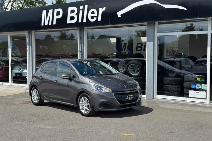 Grå Peugeot 208 fra 2018