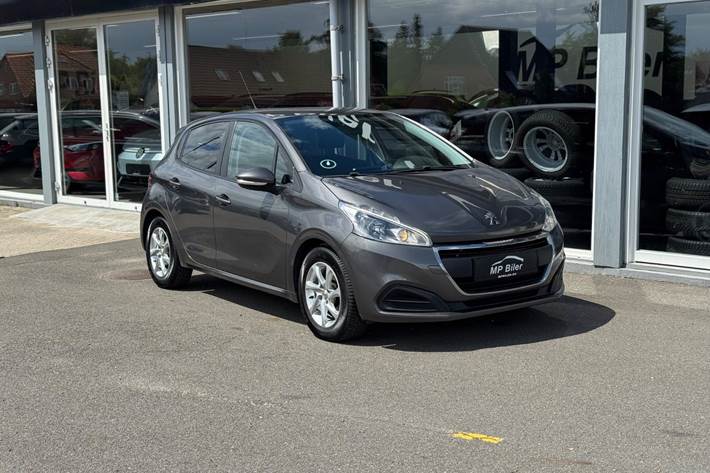 Grå Peugeot 208 fra 2018