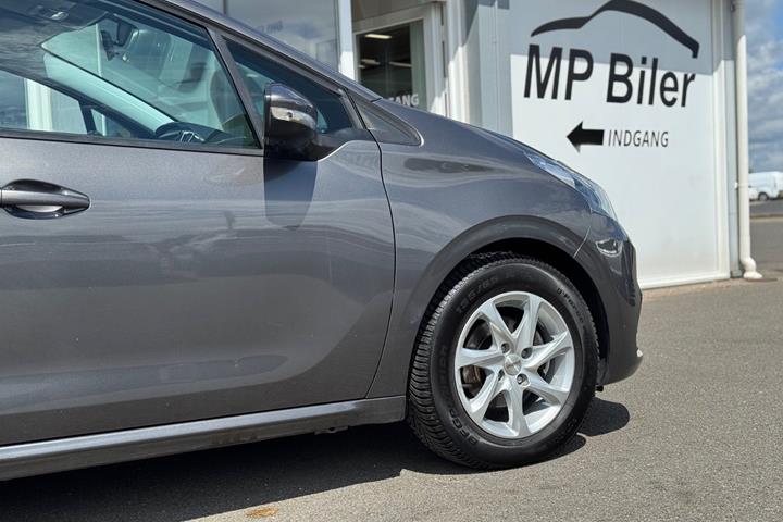 Grå Peugeot 208 fra 2018