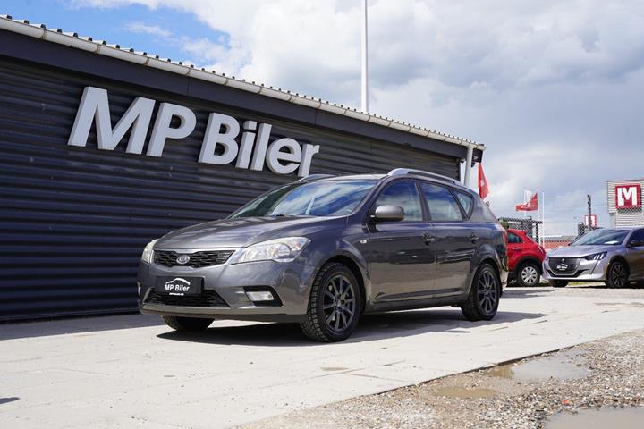 Sort Kia Ceed fra 2010 set udefra