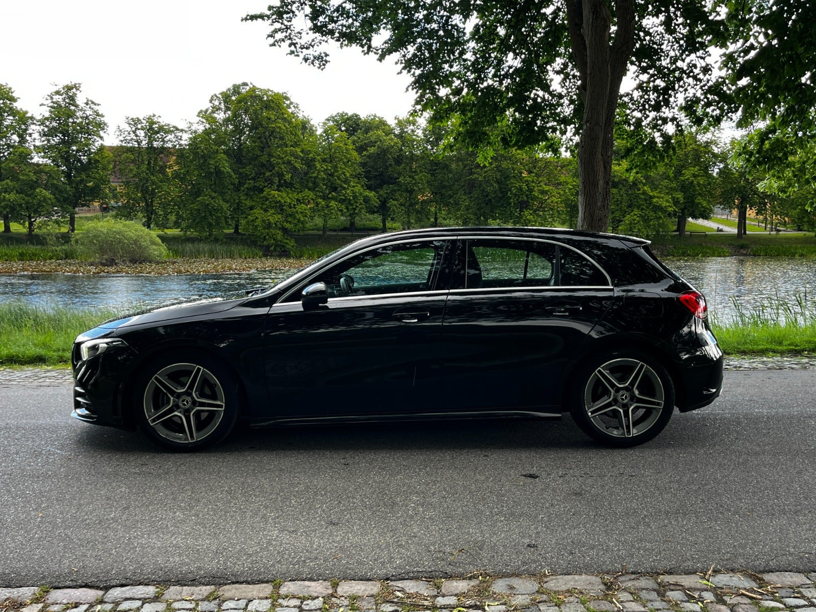 Sort Mercedes A200 fra 2022