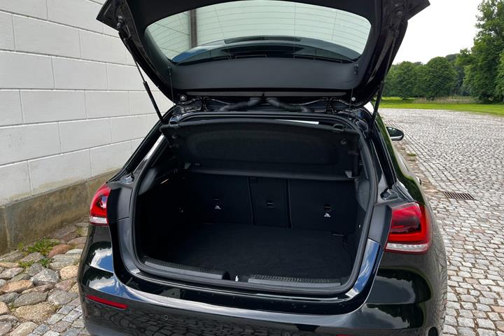 Sort Mercedes A200 fra 2022