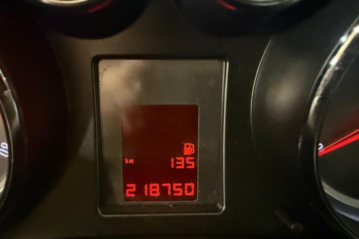 Rød Opel Insignia fra 2009