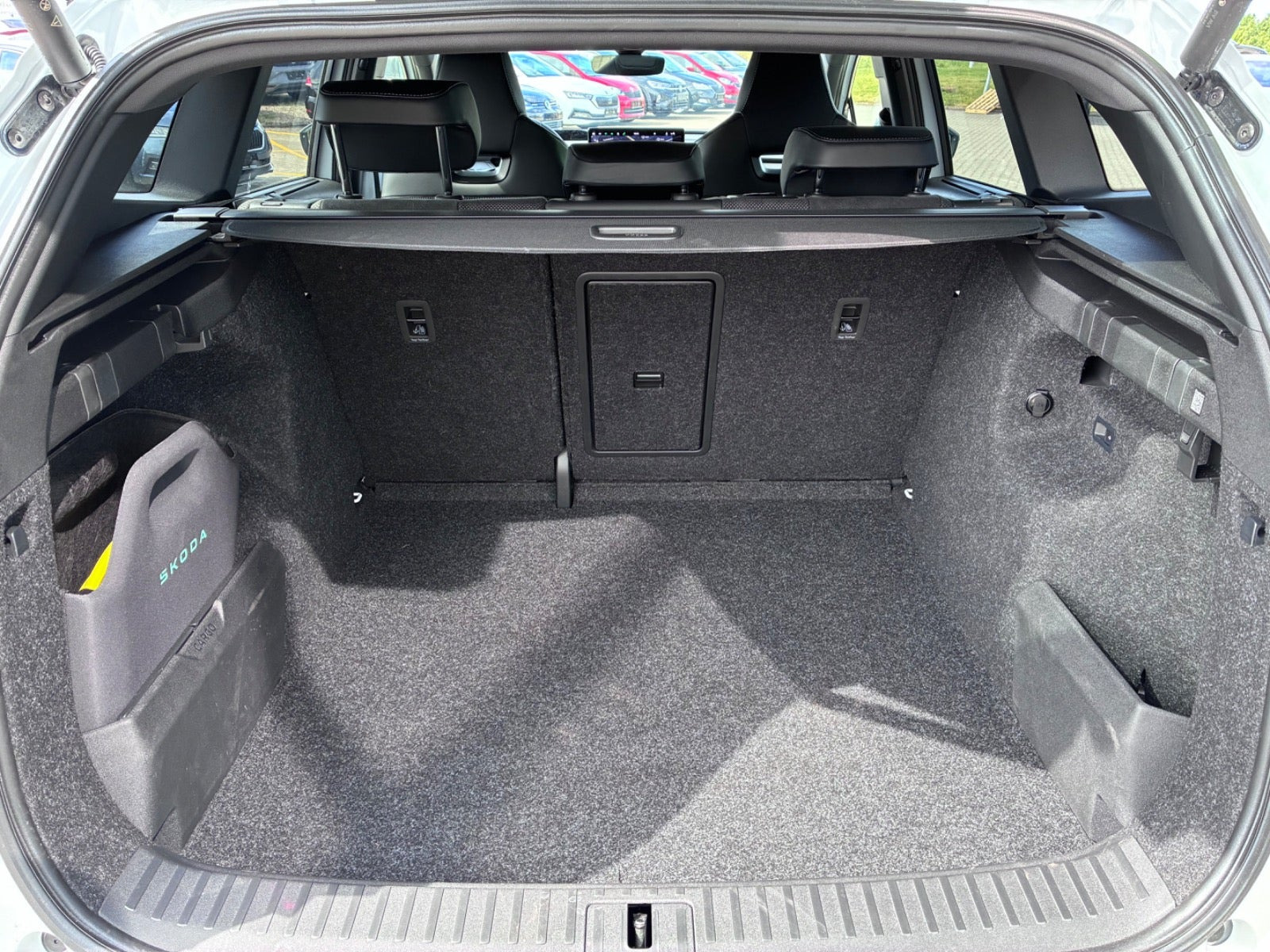 Hvid Skoda Enyaq fra 2026