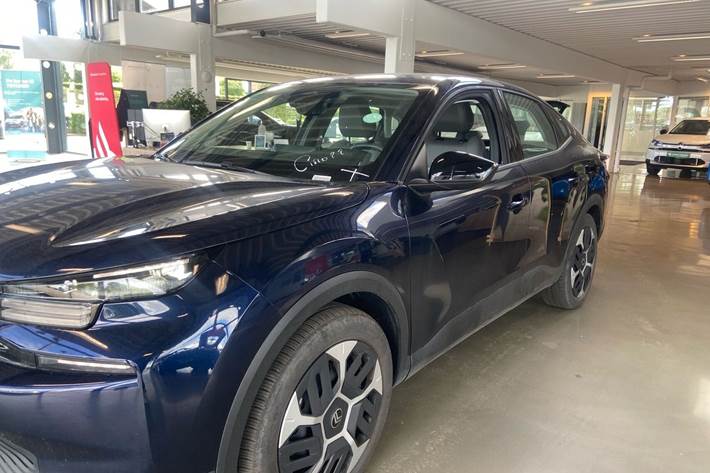 Blå Citroën ë-C4 X fra 2025