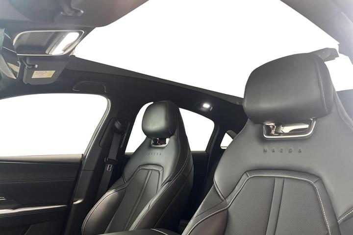Rød Mazda 6e fra 2025