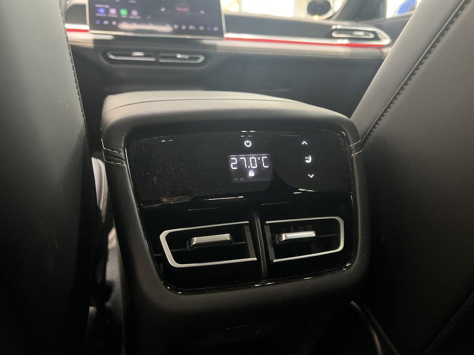 Rød Mazda 6e fra 2025