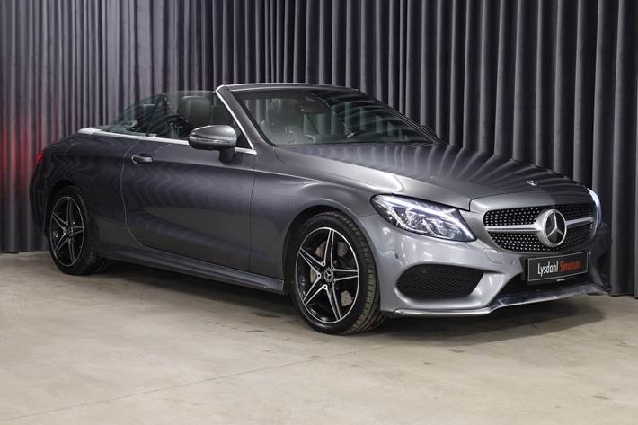 Sølv Mercedes C300 fra 2017