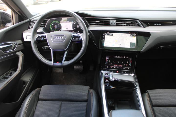 Sort Audi e-tron fra 2023