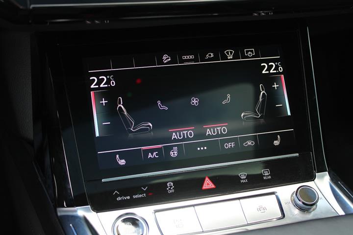 Sort Audi e-tron fra 2023