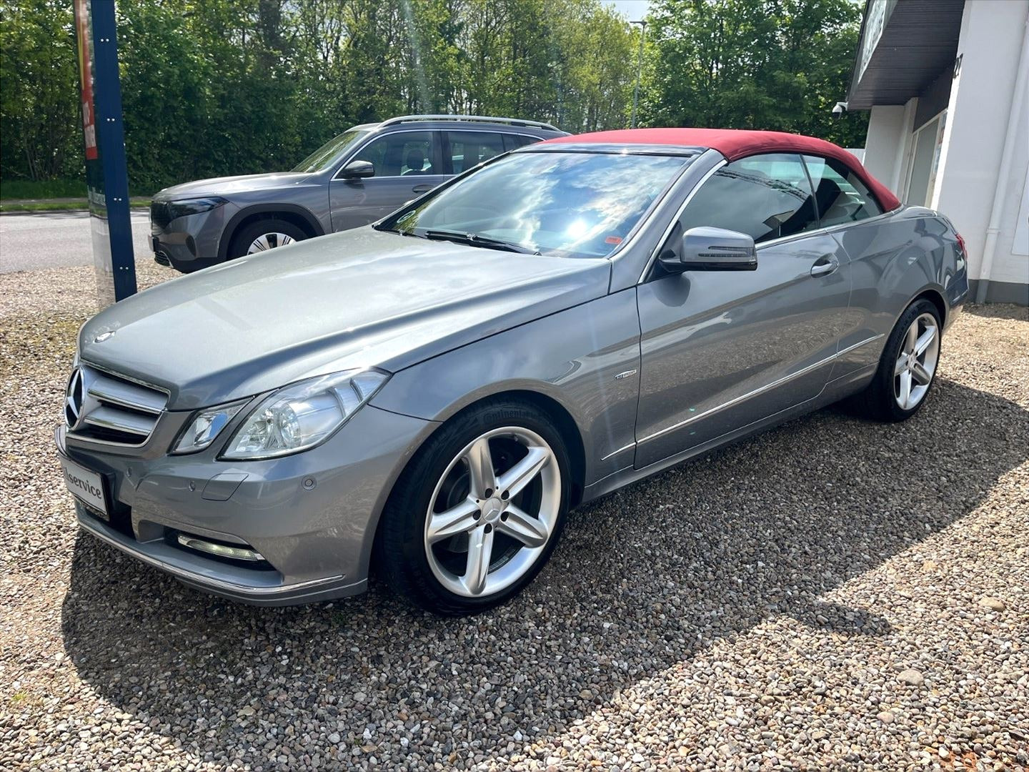 Grå Mercedes E350 fra 2011
