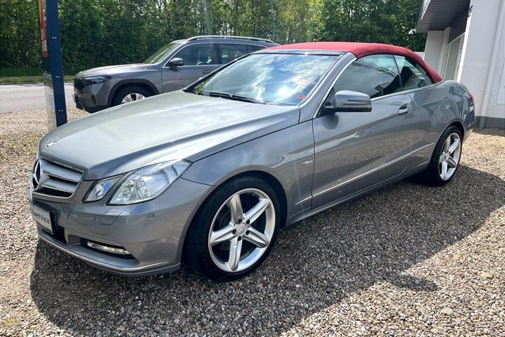 Grå Mercedes E350 fra 2011