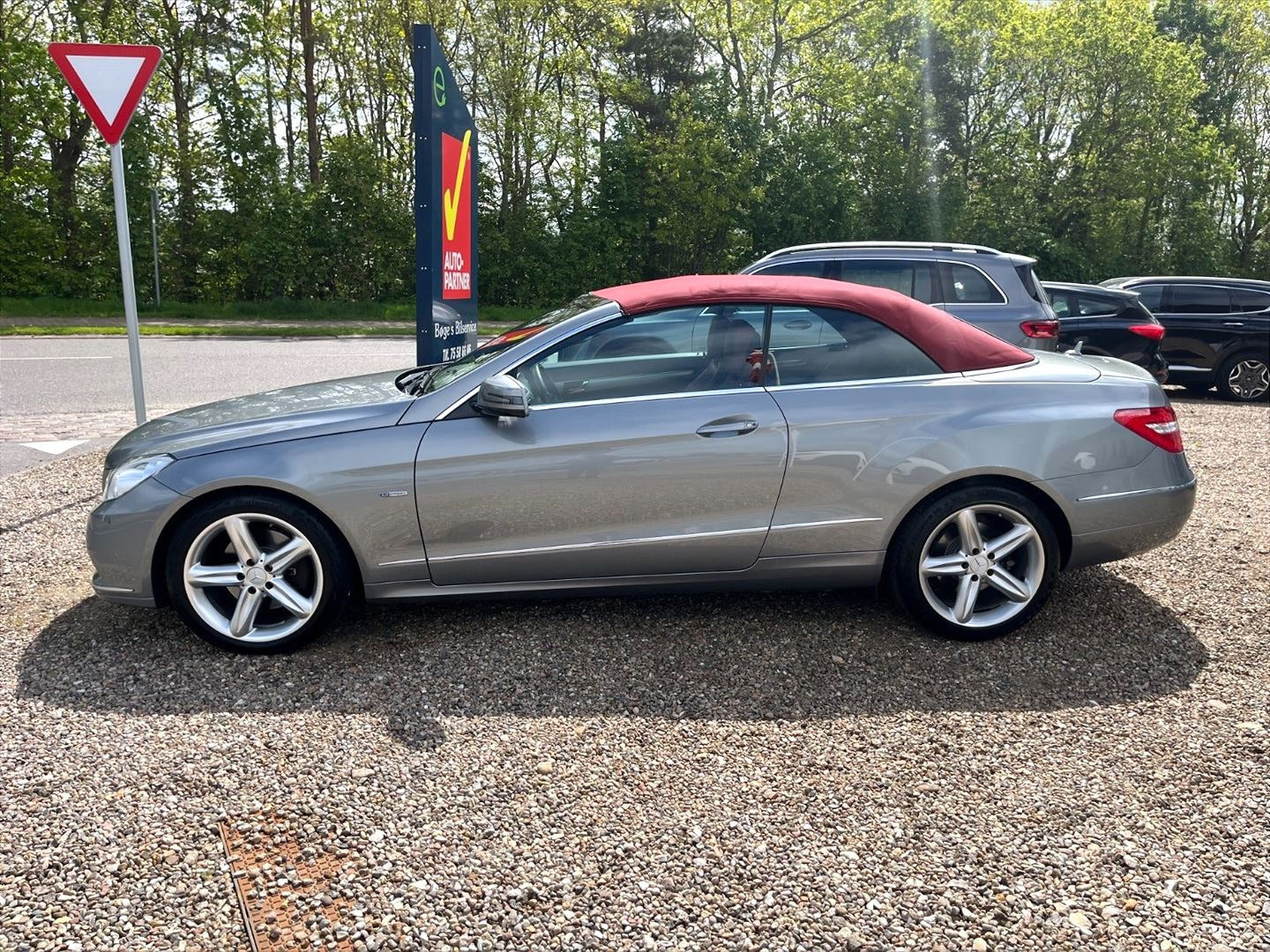 Grå Mercedes E350 fra 2011