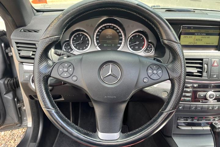 Grå Mercedes E350 fra 2011