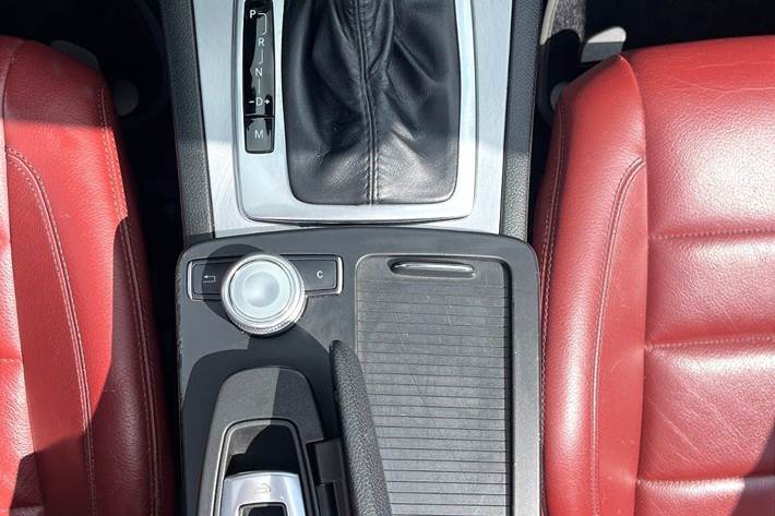 Grå Mercedes E350 fra 2011