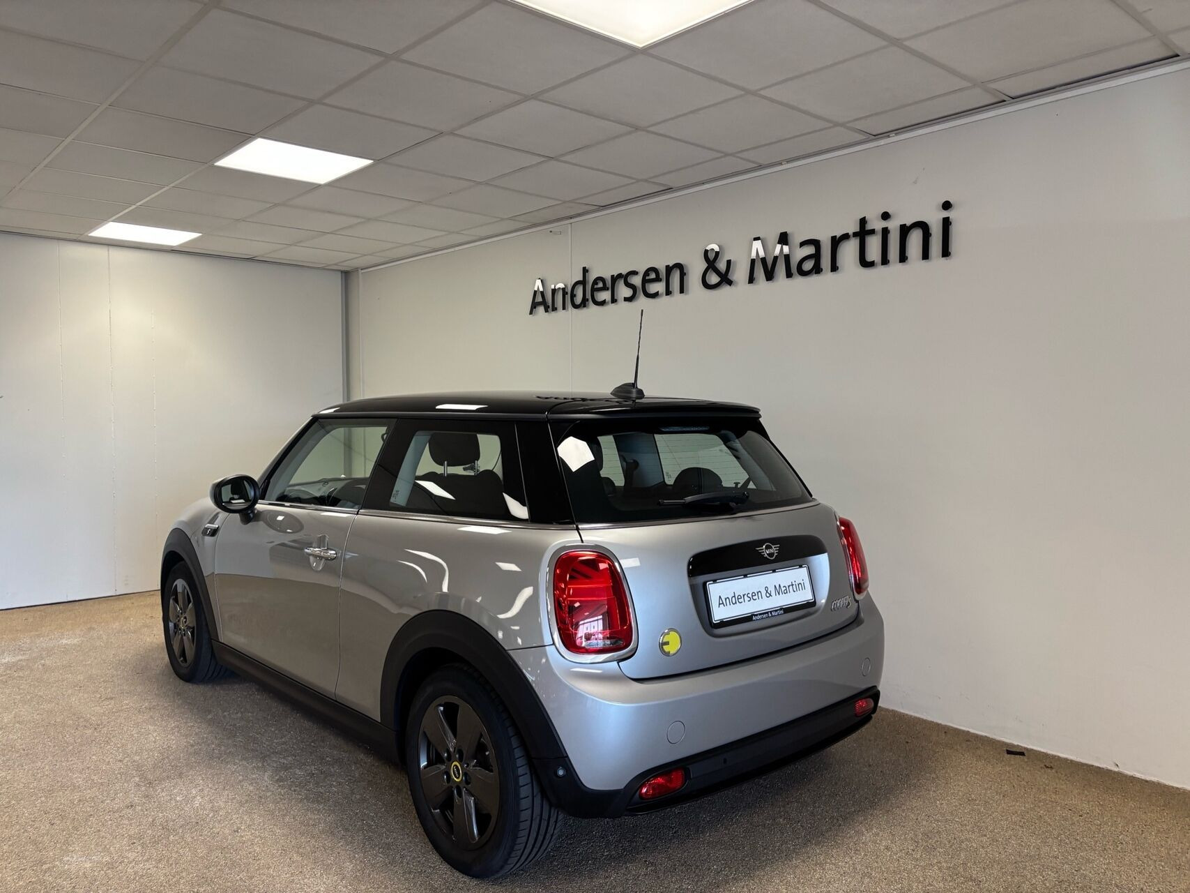 Grå Mini Cooper fra 2024