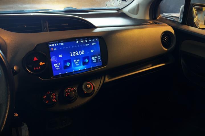Brun Toyota Yaris fra 2015