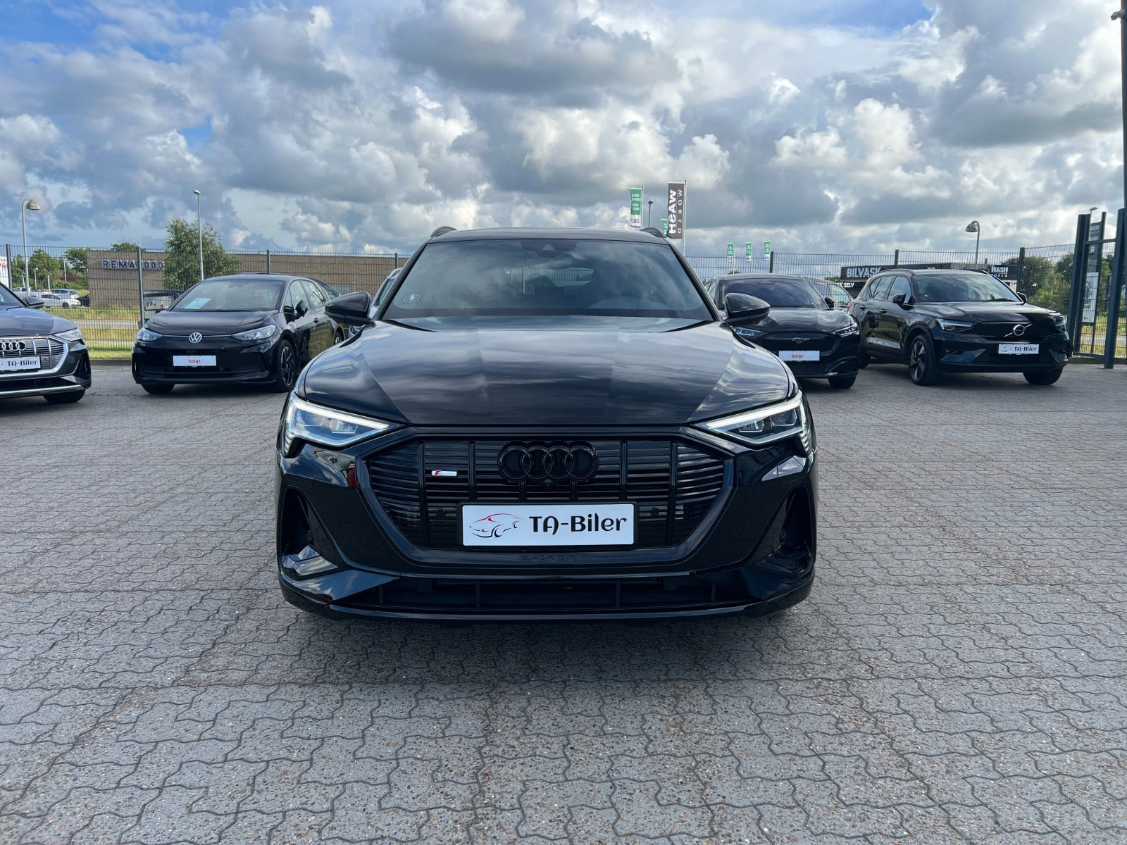 Sort Audi e-tron fra 2023