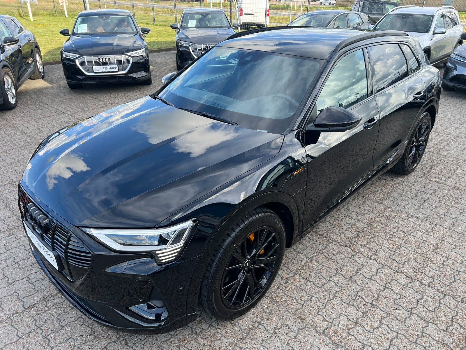 Sort Audi e-tron fra 2023