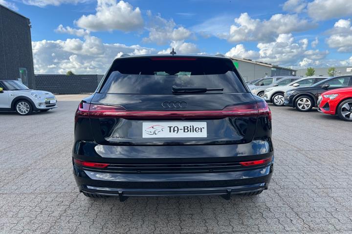 Sort Audi e-tron fra 2023