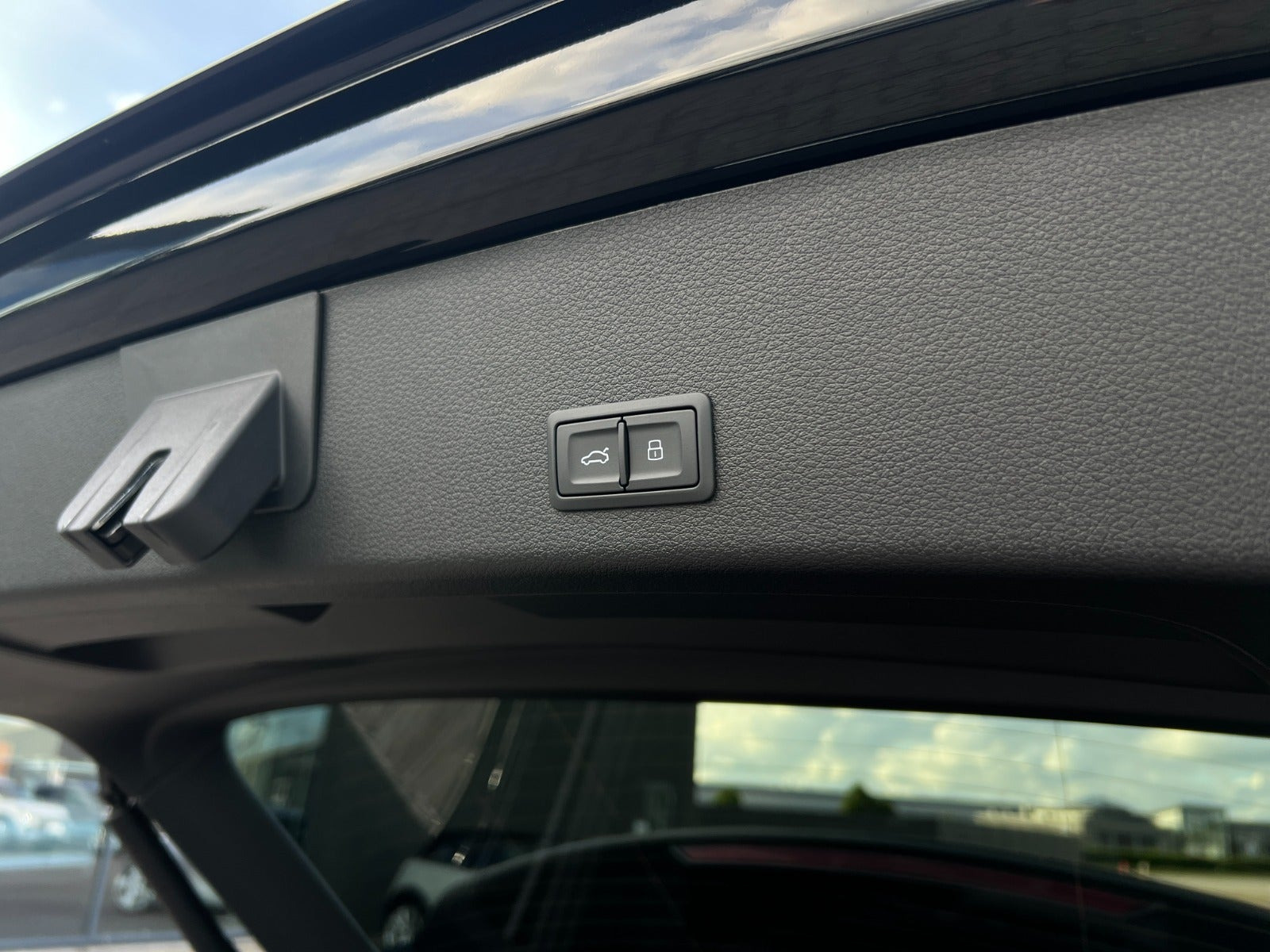 Sort Audi e-tron fra 2023