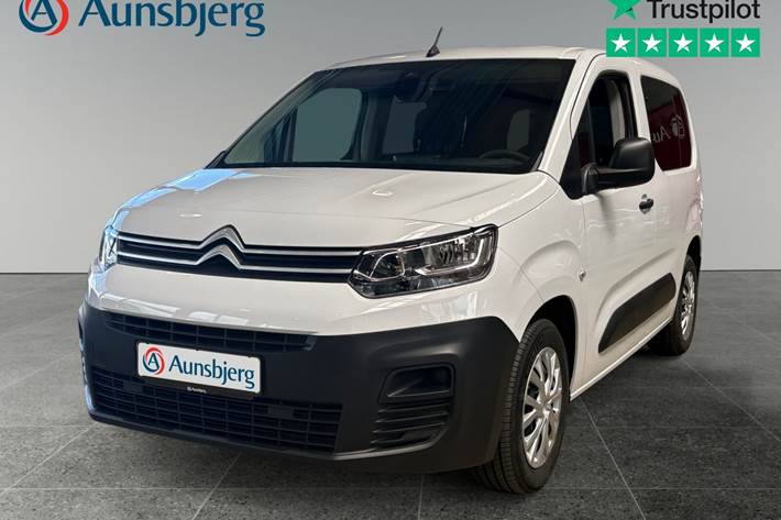 Hvid Citroën ë-Berlingo fra 2023 set udefra