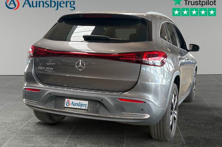 Grå Mercedes EQA250 fra 2022