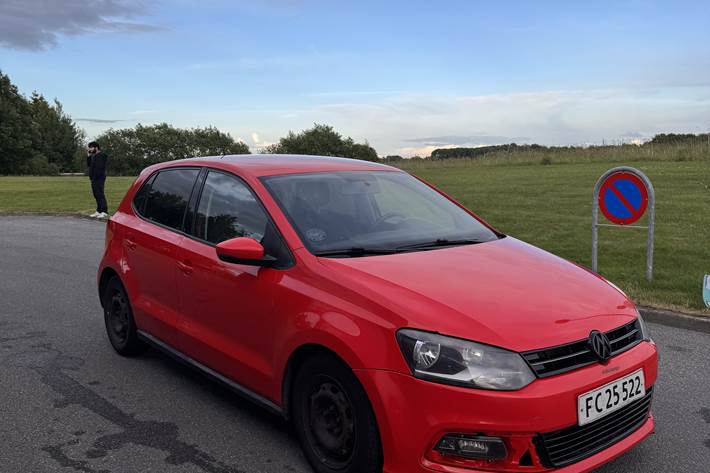 Rød VW Polo fra 2010