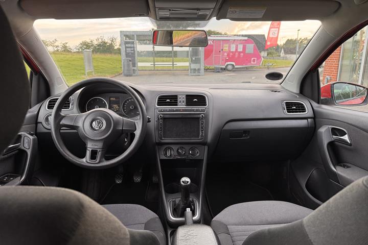 Rød VW Polo fra 2010